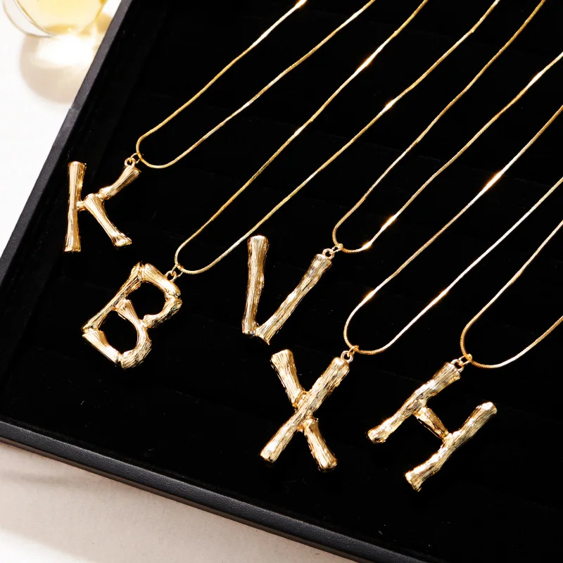 

Vintage Style Gold Color 26PCS Original Bamboo Letter Pendant Necklace Mona Short Clavicle Chain Neck Necklace For Women