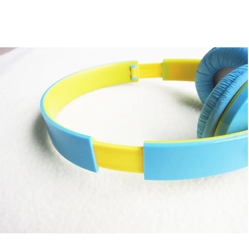 

KM81 New Headsets Stereo Earbuds For mobile phone MP3 MP4 For PC