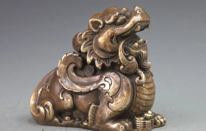 

China Folk Feng Shui Bronze Foo Dog Lion Pi Xiu Attract Wealth Beast Statue