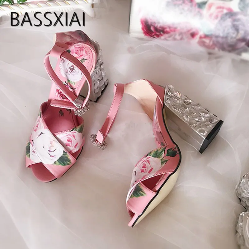 

2019 Chic Design Gladiator Sandals Woman Peep Toe Rhinestone Rose Flower High Heel Shoes Women Wedding Shoes