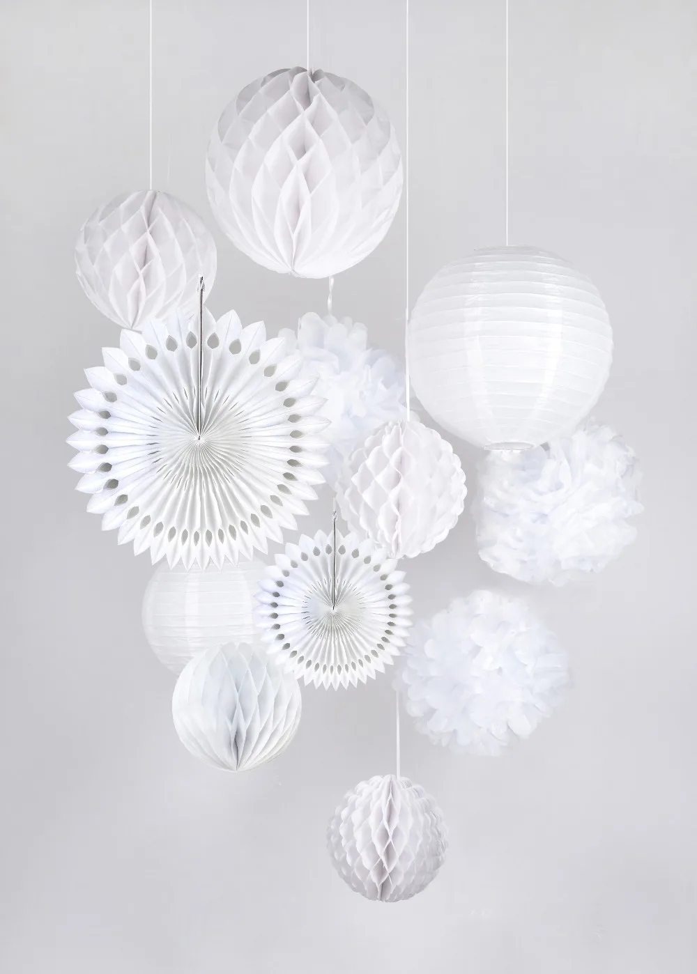 

Elegant White Wedding Decoration Craft Supplies 12pcs Honeycomb Balls Paper Fans Lantern Pom Pom Flower for Events Wedding Decor