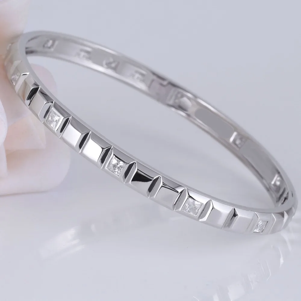 princess-cut-moissnaite-bangle (2)