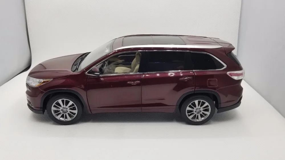 1:18 литая модель для Toyota Highlander Красный внедорожник сплав игрушечный автомобиль миниатюрная Коллекция подарков