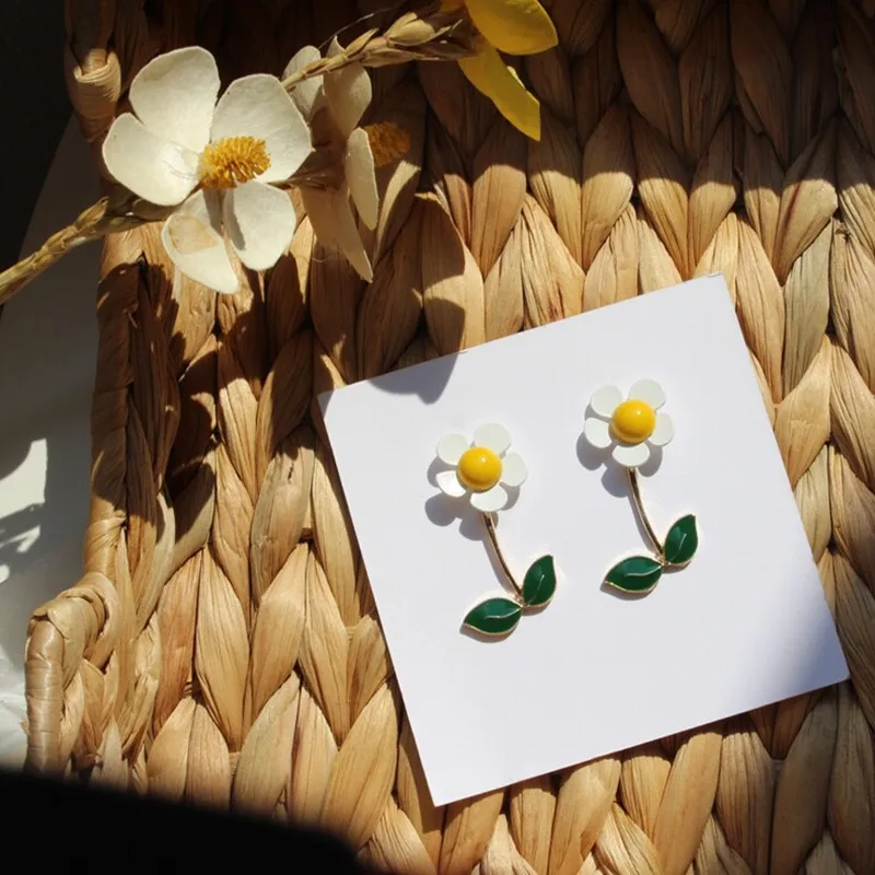 

Dominated New Fashion Small Fresh Daisy Earrings Dual Purpose Lovely Flowers Women Drop earrings Jewelry
