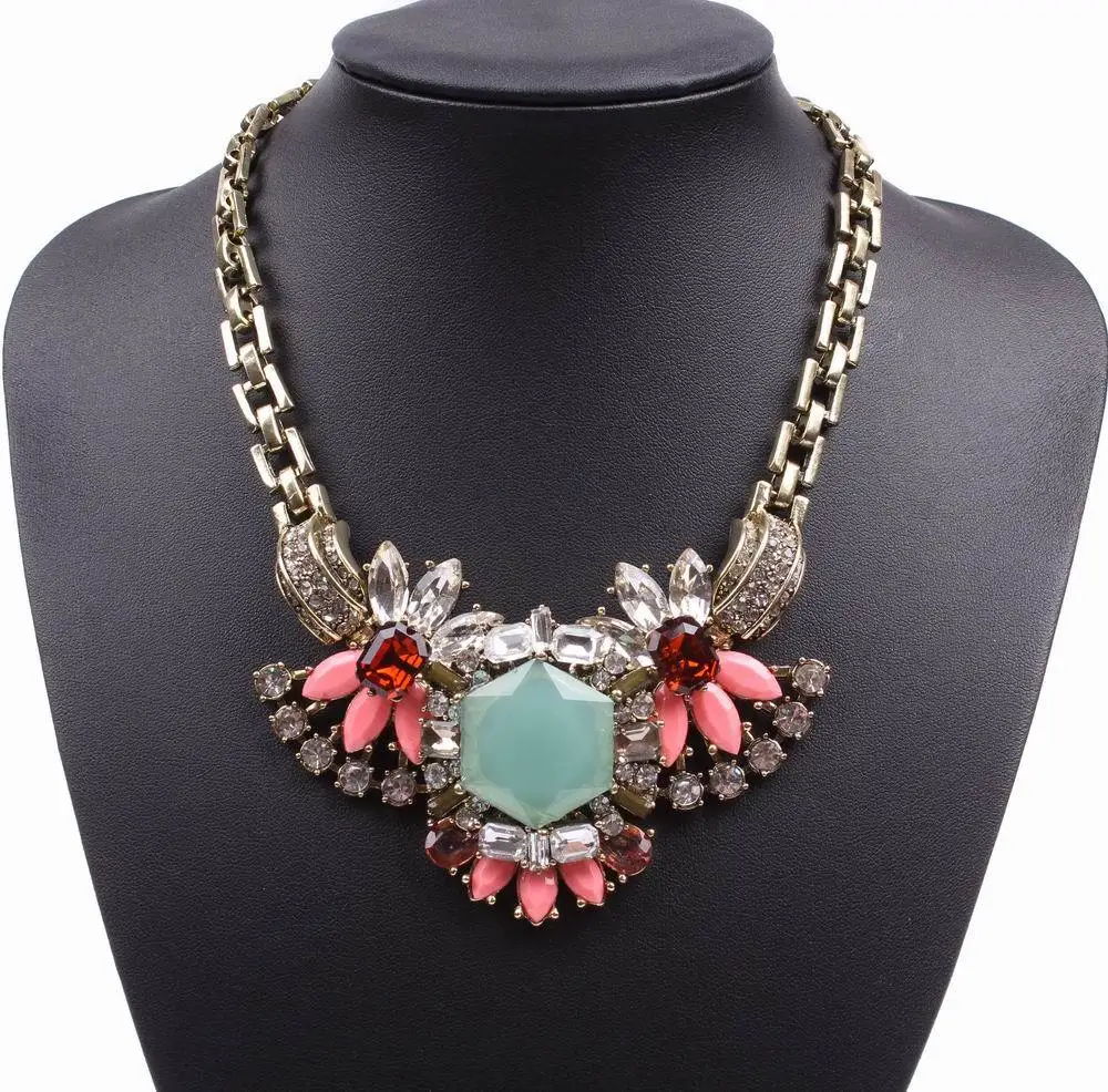 Hot Sale New Fashion Design Crystal Pendant Chunky Statement 2019