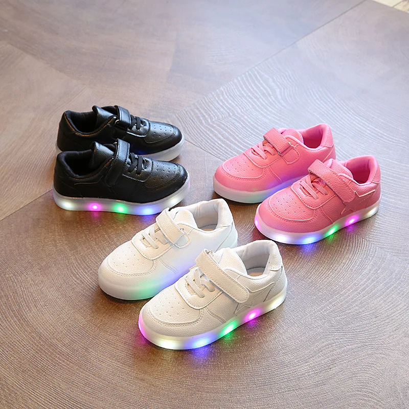 2017 new light children s shoes stars boys and girls LED lights anti skid students casual