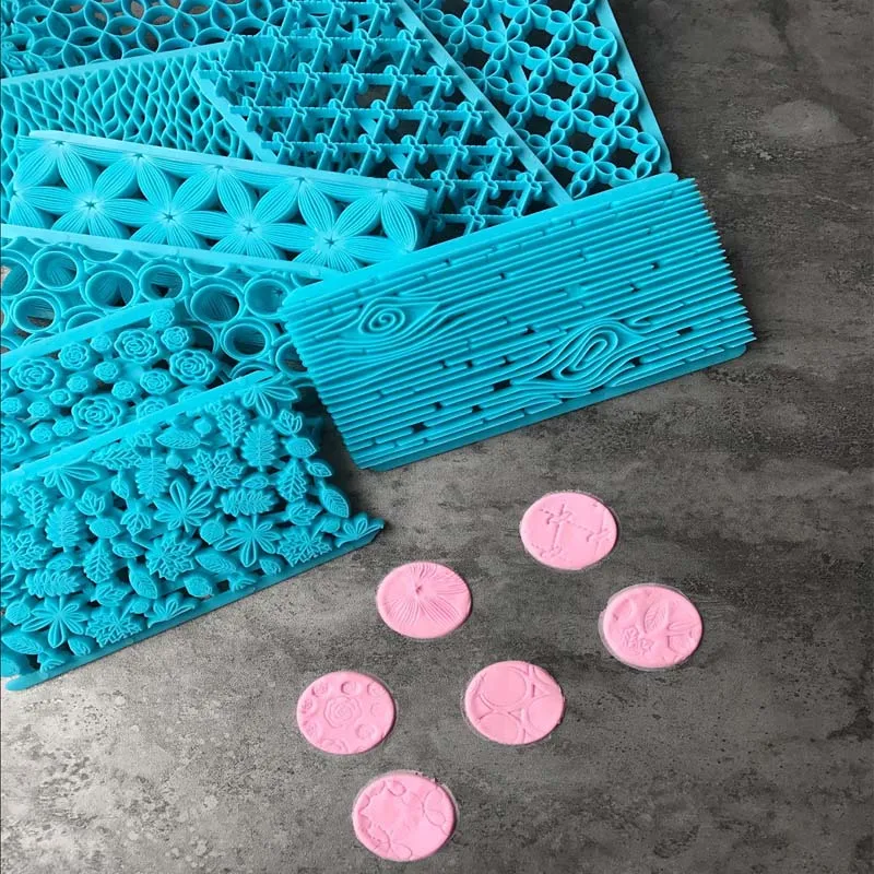 

1PC 17 Style new design fondant Embosser mold plastic Flower Cookie Biscuit Cutters pastry baking Cake decoration Tools Dropsh