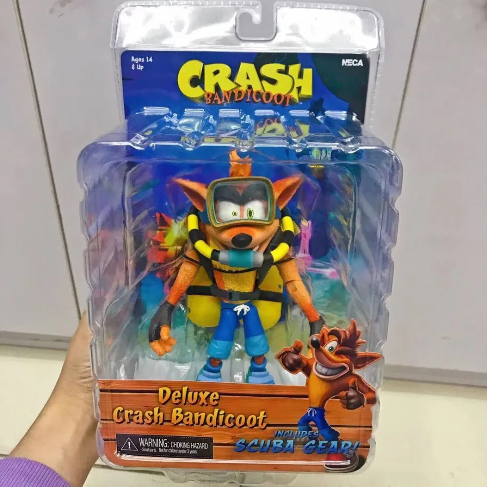 NECA Летающая версия Crash Bandicoot of Mad Strike Трилогия Классическая игра шарнирная подвижная Коллекция игрушек Фигурки 18 см