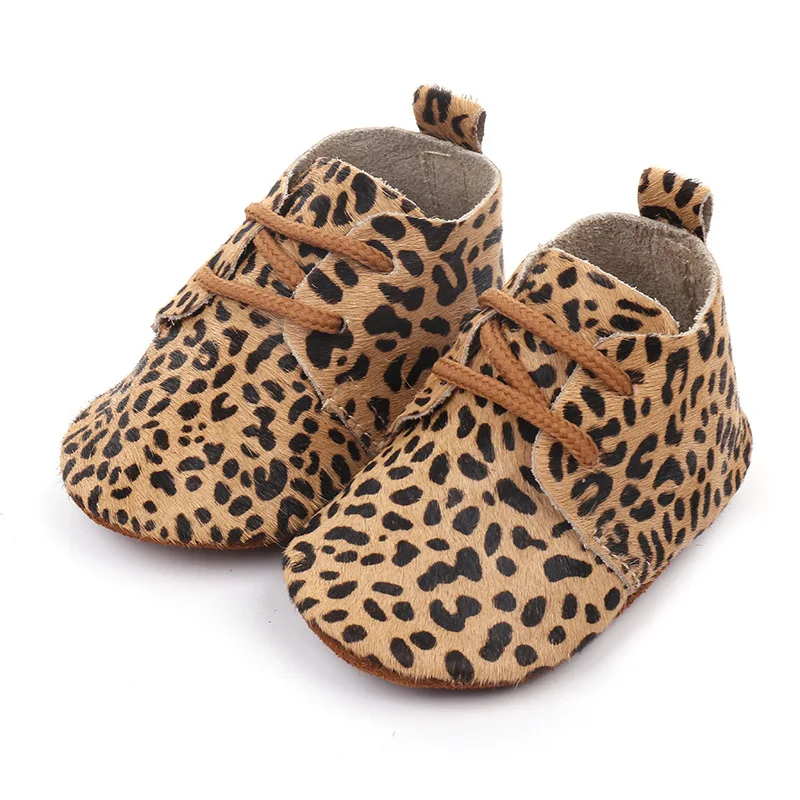 Обувь для маленьких мальчиков и девочек; камуфляжная обувь из натуральной кожи с леопардовым принтом; мягкая хлопковая обувь с принтом; обувь для первых походов
