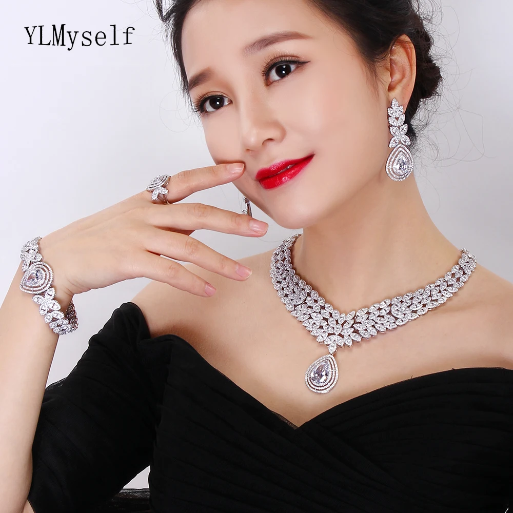 Luxury 4pcs jewelry set for party Necklace+Earrings+Bracelet+Gift Ring crystal White/ Gold color very large wedding jewelry sets Luxury 4pcs jewelry set for party Necklace+Earrings+Bracelet+Gift Ring crystal White/ Gold color very large wedding jewelry sets