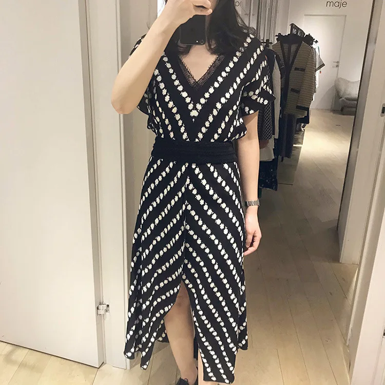 

2019 Spring and Summer New Body V Collar Lace Side Small Daisy Irregular Dress V-Neck Zippers Print A-Line Black Dress Women