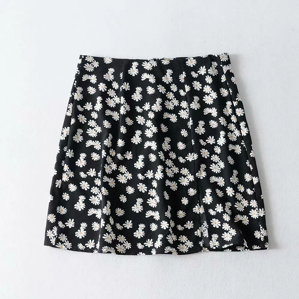 Women Ruffle Edged Hem Floral Print Mini Skirt 2020 Summer Women Fashion Mini Skirt With Front Split In Daisy Floral Women Ruffle Edged Hem Floral Print Mini Skirt 2020 Summer Women Fashion Mini Skirt With Front Split In Daisy Floral