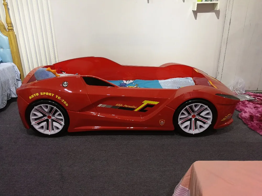 2017 أعلى الأزياء جديد ماكويلاج منضدة طقم سرير عصري الفاخرة مع ايفي Led يمكن اللعب الموسيقى ، قصة Fararri سيارة أطفال السرير