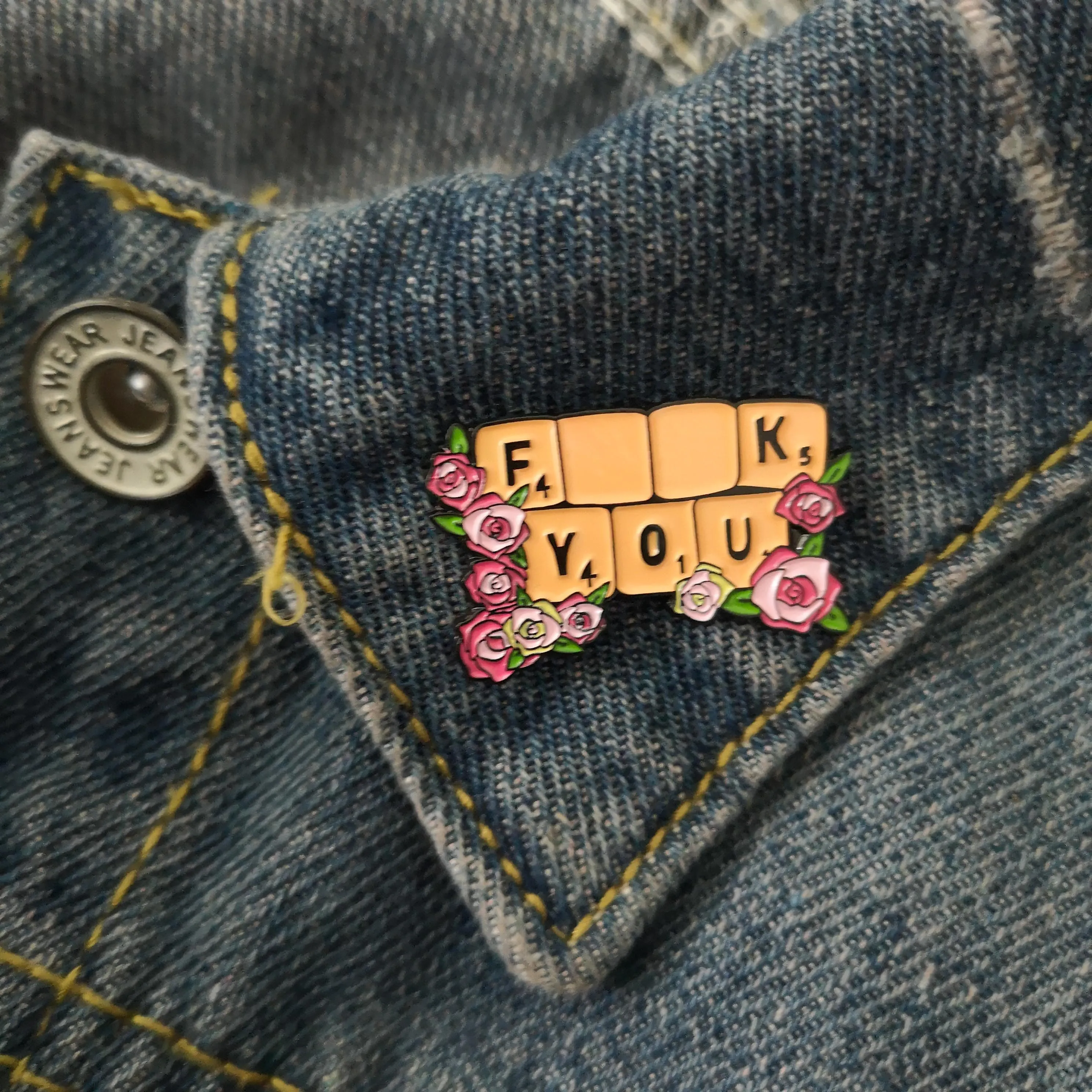 

Sweet Fresh Rose Flower cluster Keyboard Enamel Pin Fashion Life Lapel Pin Badge Backpack Denim Jackets Brooch Gift For Friends