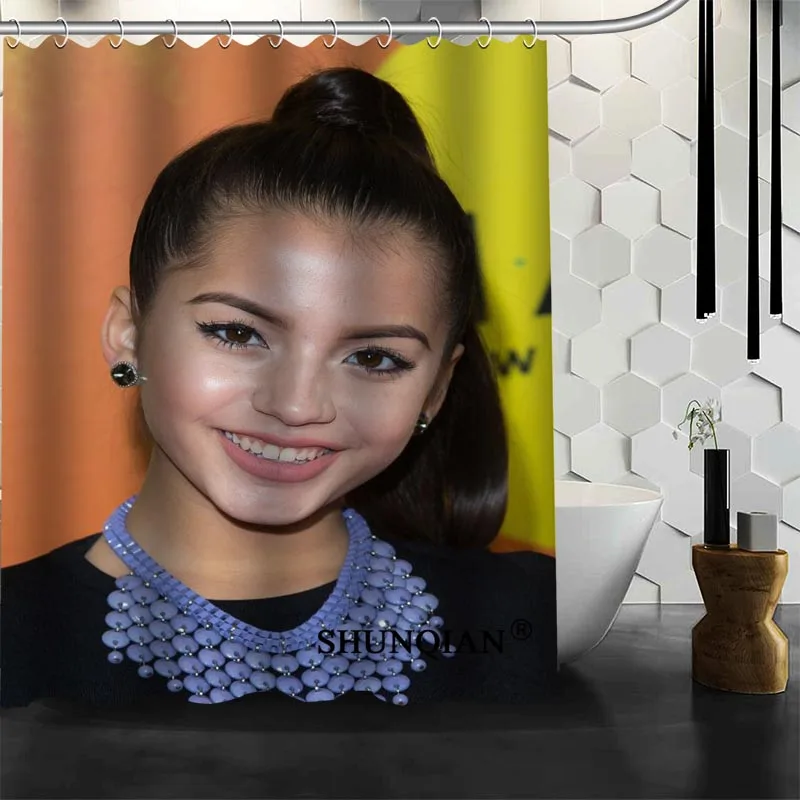 Душевая занавеска Shunqian Isabela Moner с 3D принтом 12 крючков для ванной