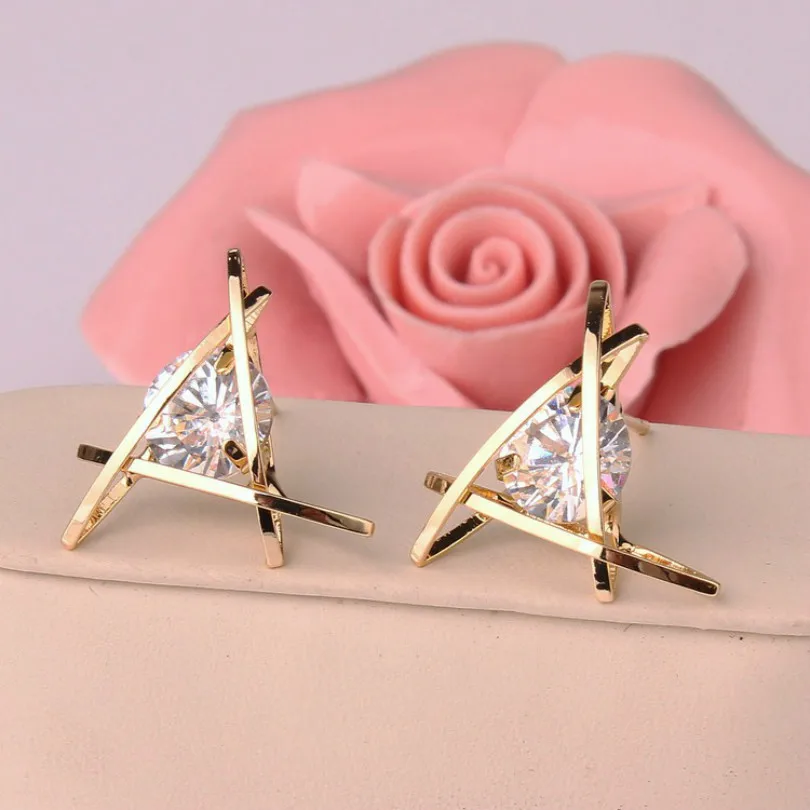 

2018 Korean Fashion Earrings Delicate Triangle Geometrical Earrings Inlay Crystalline Zircon Female Ear Studs