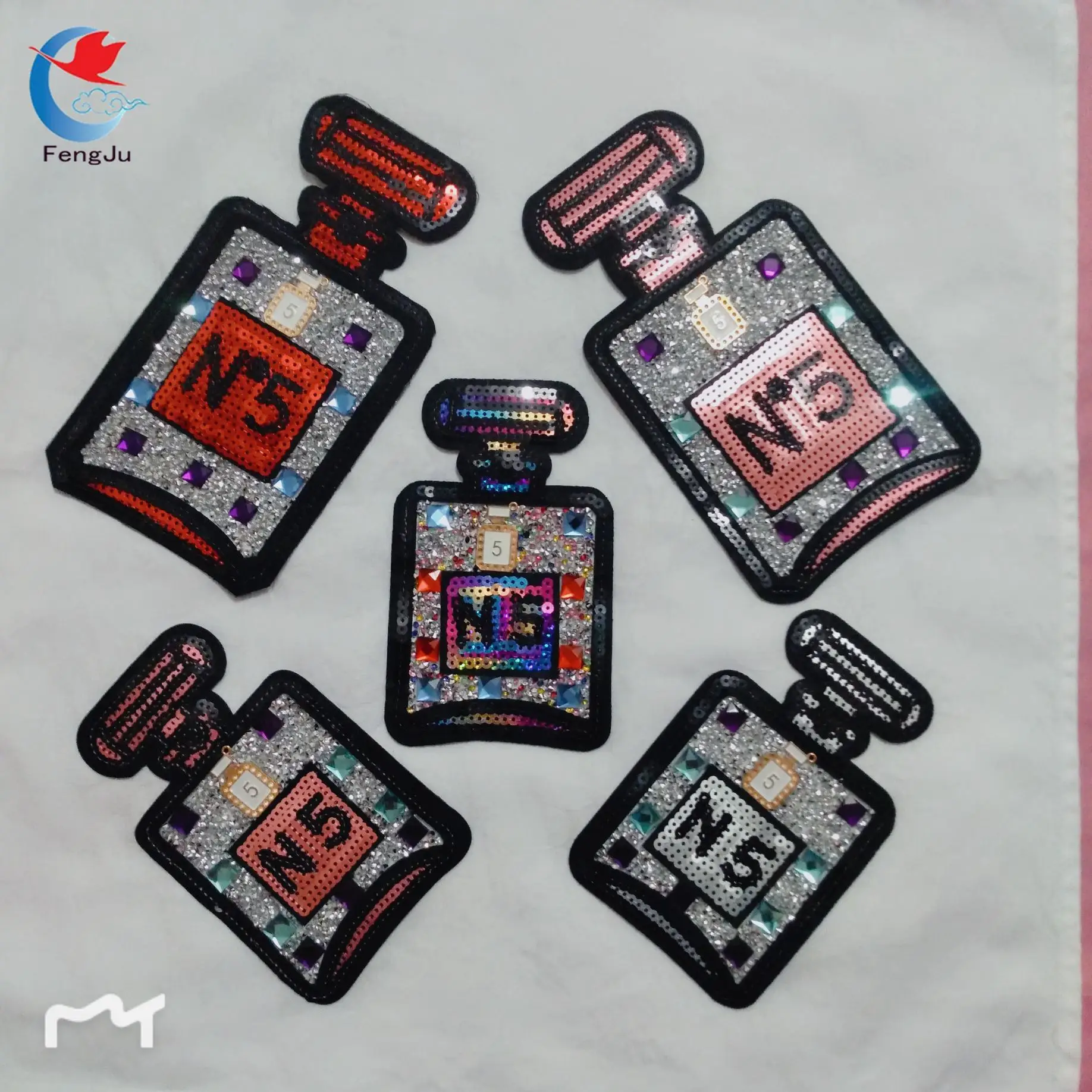 

FengJu Rhinestines N 5 Perfume Bottle Embroidered Patch Iron on Sewing Crystal Sequined Applique for Jeans Clothing Decorations