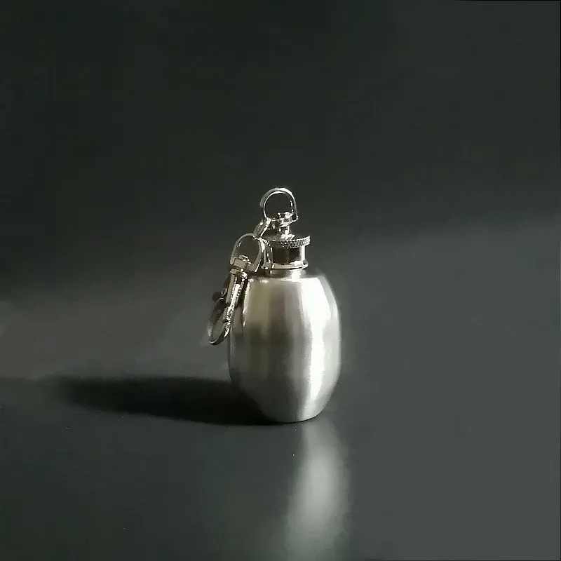 Creative stainless steel wine jar mini 2 ounce men's hip flask wine bottle portable sealed cans small container storage bottle