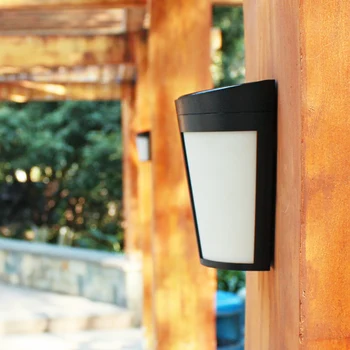 

Solar courtyard wall lamp countryside electricity bill led waterproof household lighting European small street lamp LU8301344