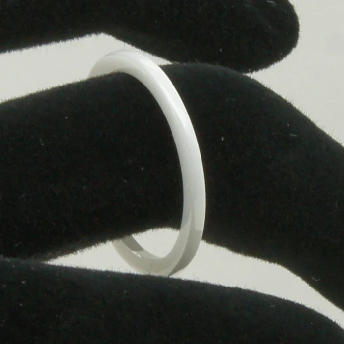 

rare & simple 1.5mm width pipe cut white hi-tech scratch proof ceramic ring