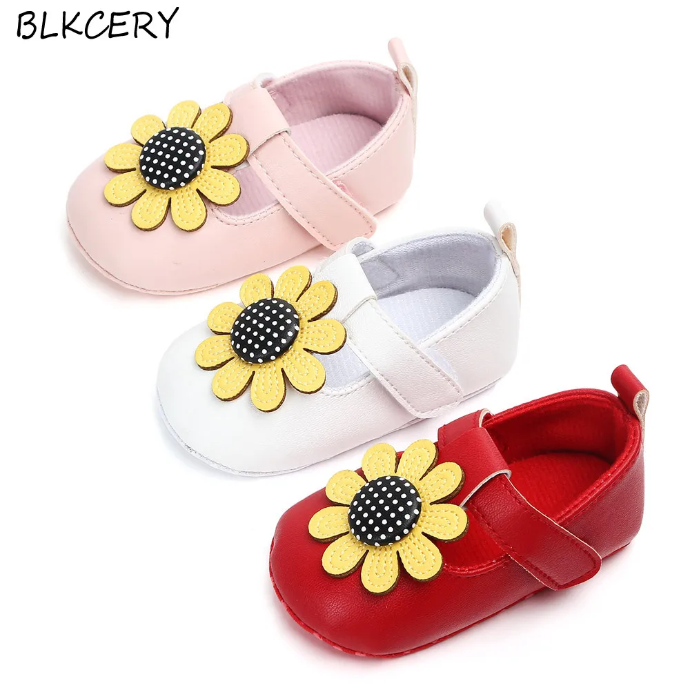 

Baby Girl Shoes Newborn Soft Sole Moccasins Moccs Shoes Infant Footwear Toddler 1 Year Old First Walkers with Big Yellow Flowers