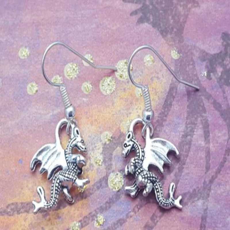 

Fashion New Dragon Pendant Lord of the Rings Hobbit Smaug Earrings Accessories Wild Jewelry Woman gift Alloy Silver Jewelry