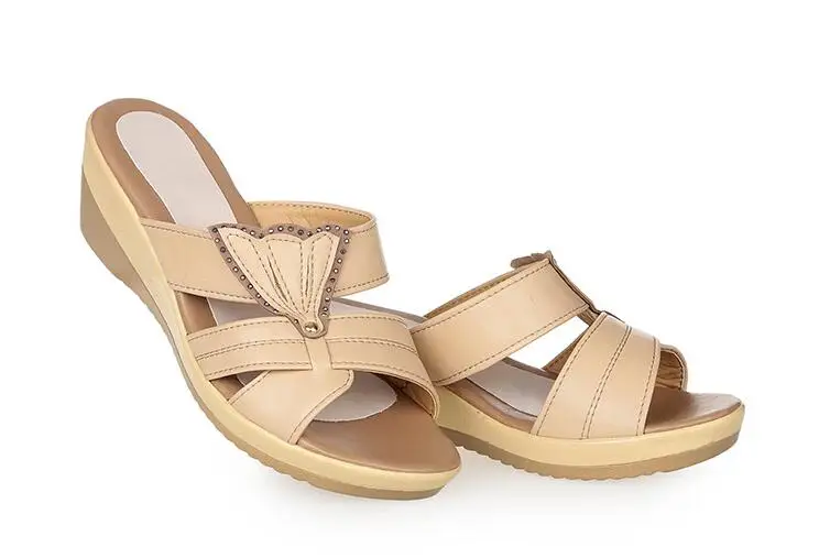 Модные летние женские сандалии-шлепанцы больших размеров босоножки из натуральной кожи с открытым носком женская обувь сандалии тапочки на танкетке