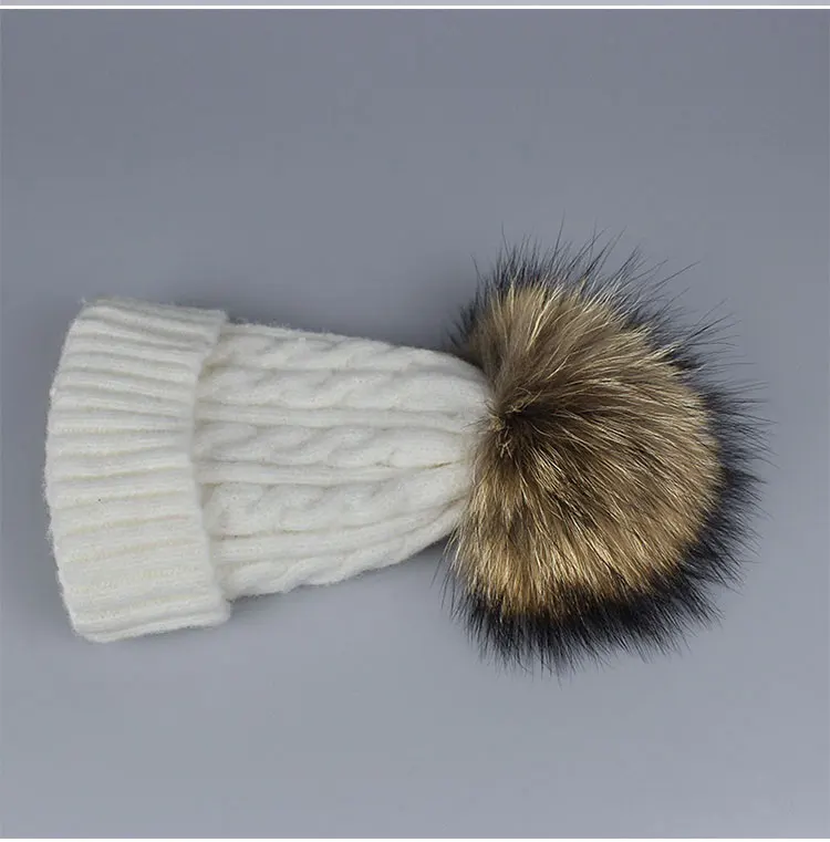 Детская зимняя шапка с помпонами из натурального меха енота для мальчиков и девочек, плотная теплая вязаная шапка с помпоном вязаная детская шапка, брендовая