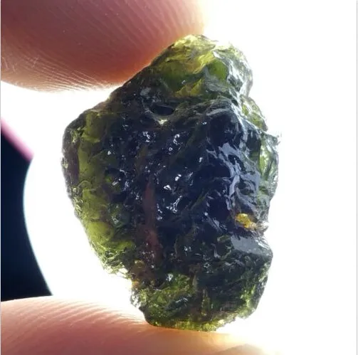 15-18 г зеленый камень молдавит метеорит ударное стекло чешский