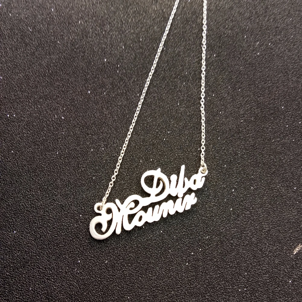 Collier avec le nom Clearance