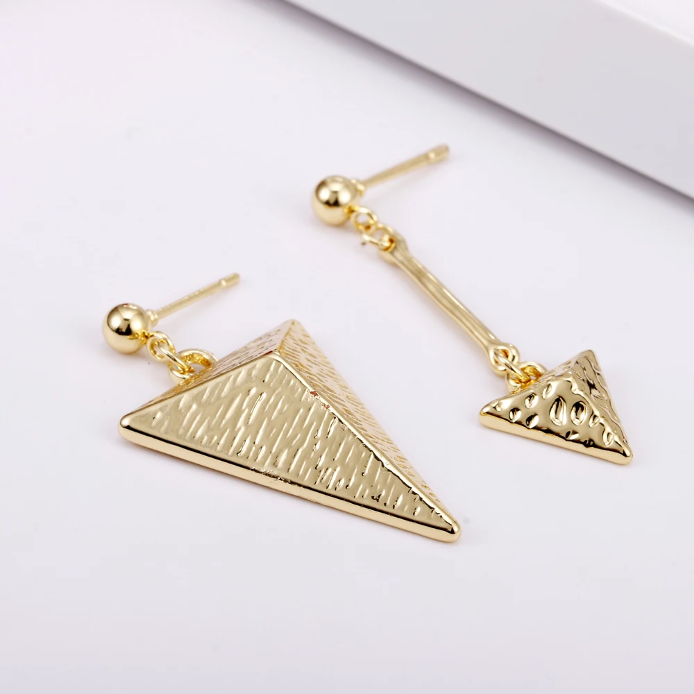 

JUJIE Fashion Korean Triangle Stud Earrings For Women 2019 Irregular Asymmetric Metal Earrings Jewelry Dropshipping