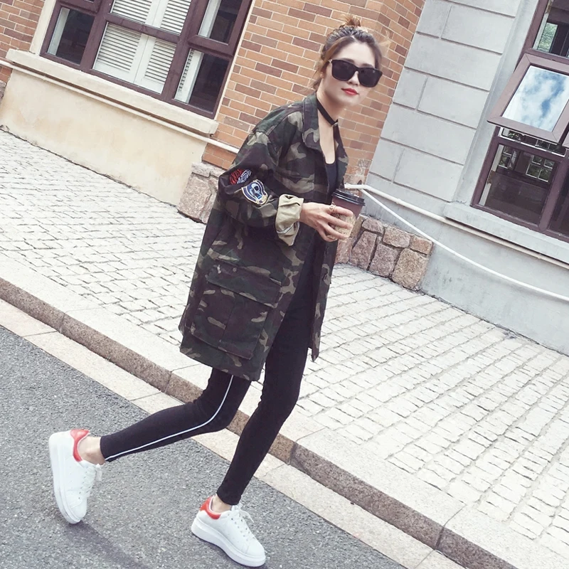 Женская куртка в Корейском стиле Harajuku с вышитым значком камуфляжная свободного