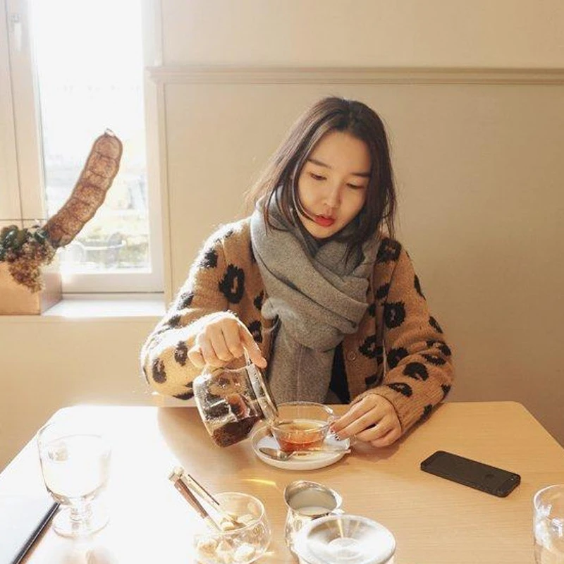 Women's wear spring and autumn new version sweater leopard print V-neck knitted Cardigan Sweater women Jacket