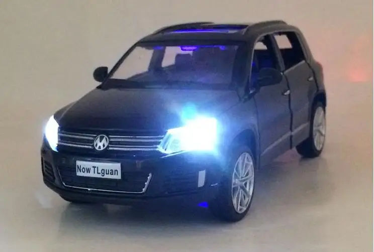 Модель игрушечного автомобиля из 1:32 сплава, музыкальная и мигающая, 6 открывающихся дверей, высокая имитация Tiguan SUV, литой металл