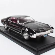 1 18 vehículos de juguete para niños a escala grande de lujo Clásico vintage Toronado móvil 1966 GM Diecast y vehículos de juguete miniatura de coche de metal para niños