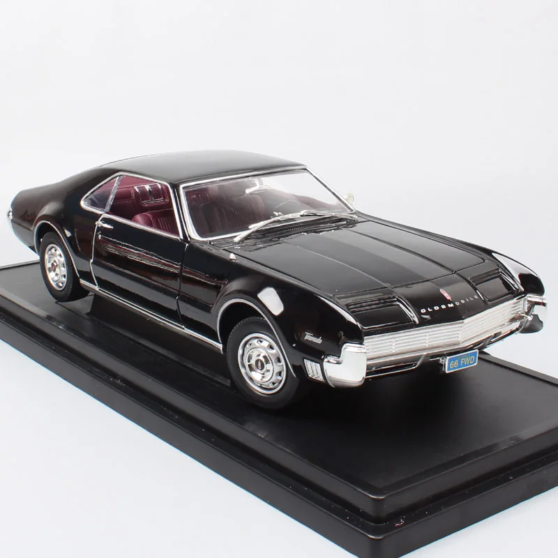 Comprar 1 18 grandes básculas de lujo clásico de los niños de la vendimia Toronado 1966 GM Diecasts y vehículos de juguete modelo de metal coche miniatura de niños, Niño,
