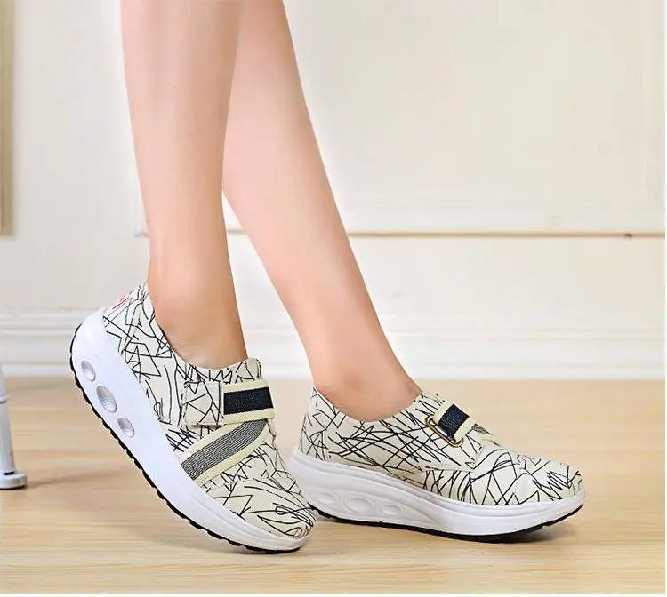 Новые женские теннисные туфли; Feminino Zapatillas Deportivas Muje; дышащие Нескользящие туфли на танкетке