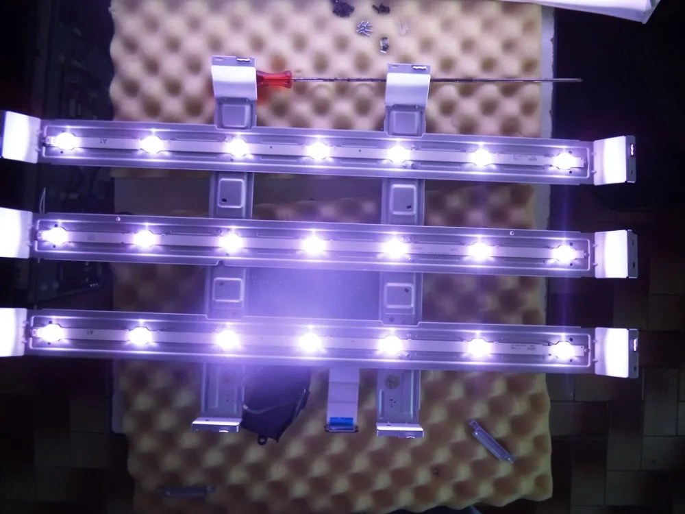 UTB8lzm3htnJXKJkSaiyq6AhwXXai