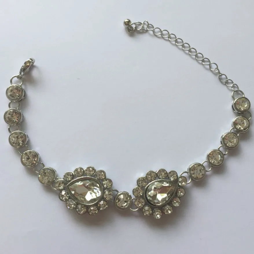 

Handmade Kundan stones hand chain hand jewelry matha Panja bracelet