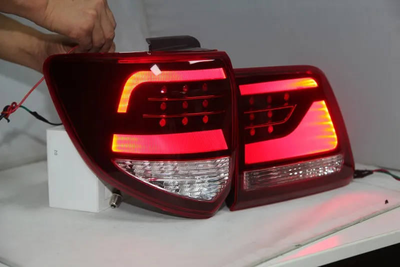 12-14年 新款Fortuner 红白尾灯 YZ (16)