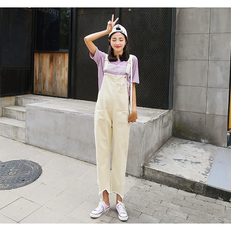 Stylish suspender jeans. College style, casual denim pants. (12)