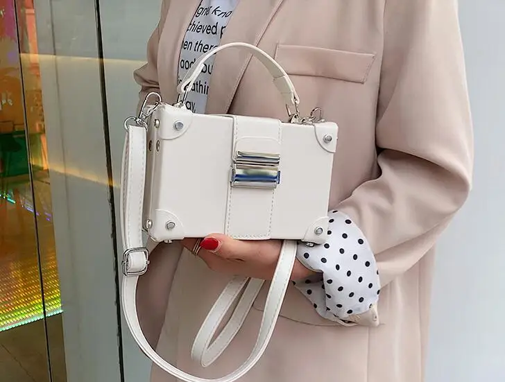 

XZ08 High Quality Shoulder Slung Mobile Messenger Tote Handbags Round Bag