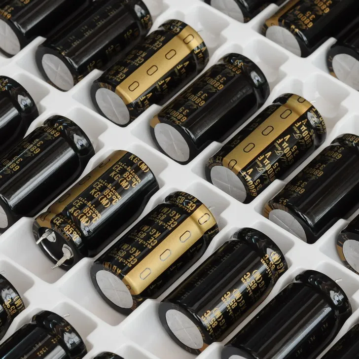 

Promotion 6800uF 35V KG type I Nikon Nichicon 22 * 40 Advanced Electrolytic Capacitors Gold Tune