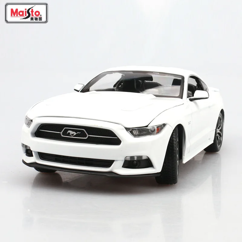 1:18 Масштаб литья под давлением Металлическая Модель автомобиля игрушки для Ford Mustang спортивная модель автомобиля с управлением на рулевом колесе с оригинальной коробкой - Цвет: Белый