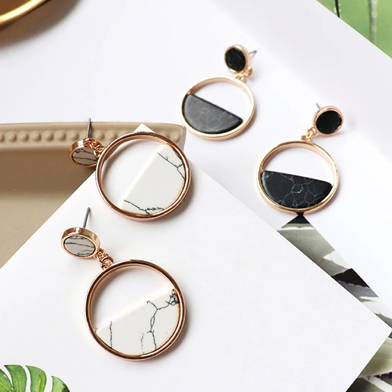 

Popular Handmade Temperament Seaside Geometric Marble Round Black White Girls Women Fashion Simple Circle Long Earring