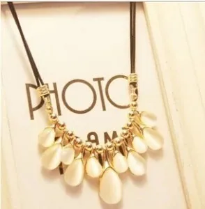

The 2019 Wholesale Bohemian Crystal Opal Clavicle Chain Bohemian Crystal Opal Clavicle Chain Retro Necklace