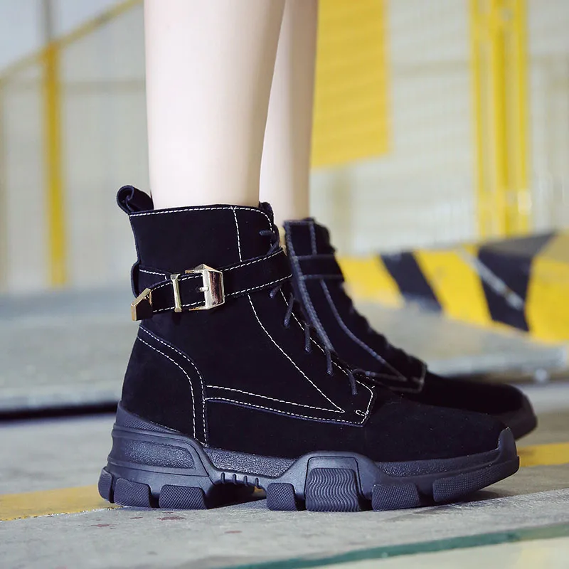 2018082623113192576070