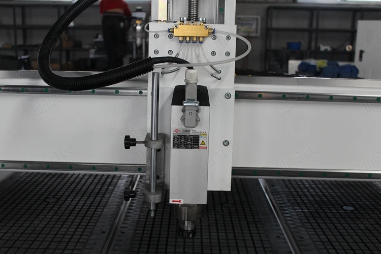 Китай высокое качество древесины cnc маршрутизатор гравировки/Контроллер NC