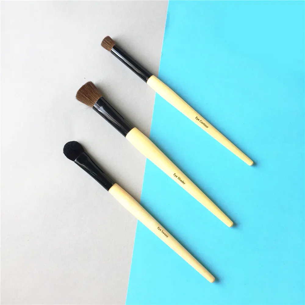 

bdbeauty Wood Handle Eye Sweep, Eye Contour, Eye Shader Brush - Expert Eyeshadow Blending Brush - Beauty Makeup Applicator Tool
