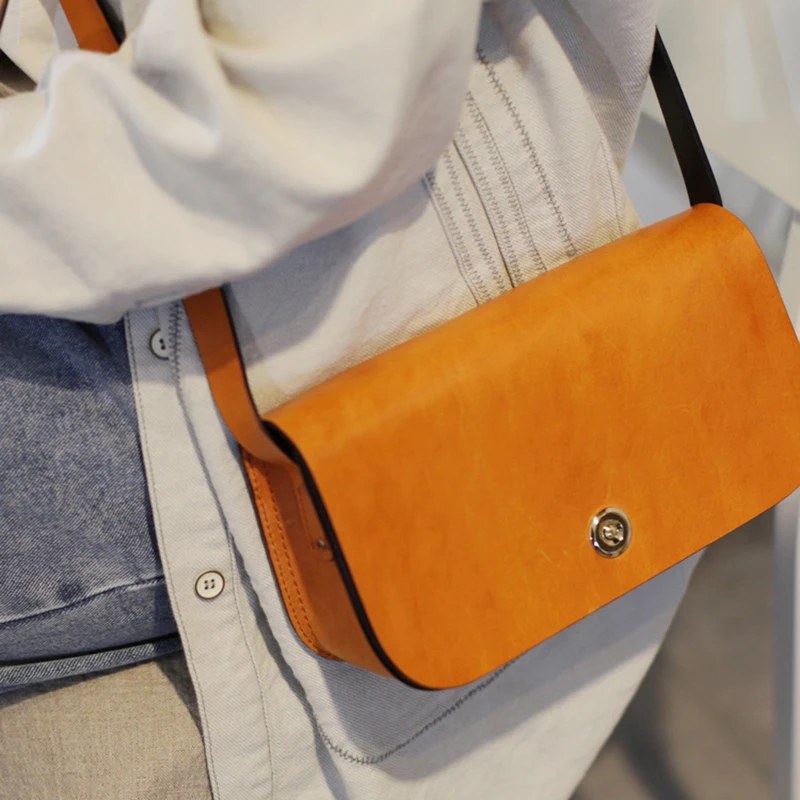 AETOO Simple small square bag, female retro literary single shoulder crossbody bag, temperament small bag